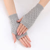 Einfarbige Strickhandschuhe