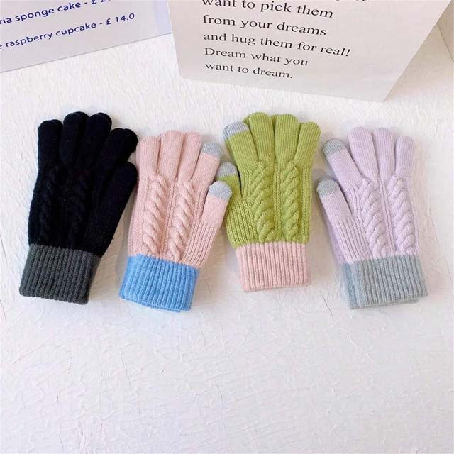 Warme Kabelstrick-Handschuhe