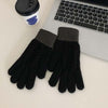 Warme Kabelstrick-Handschuhe